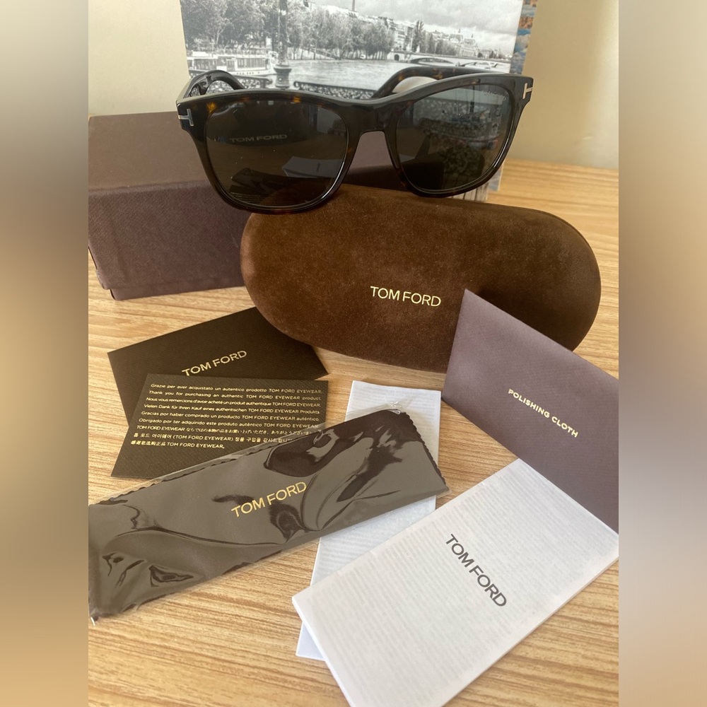 Brand New Authentic TOM FORD Eric FT0595/S 52N